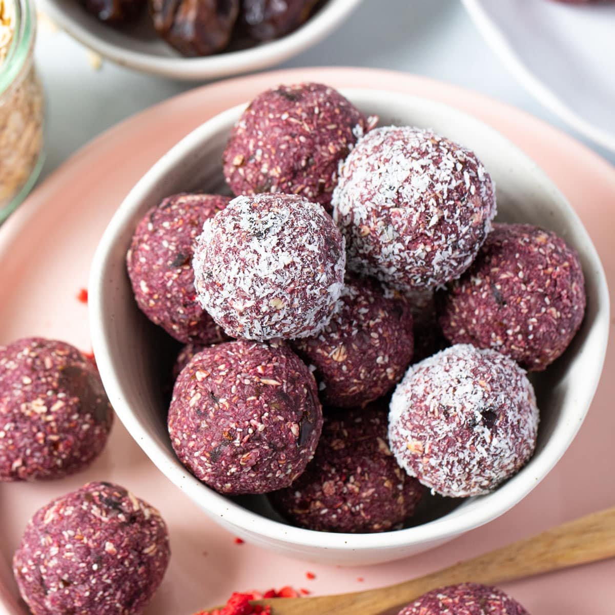 Read more about the article Berry Bliss Balls